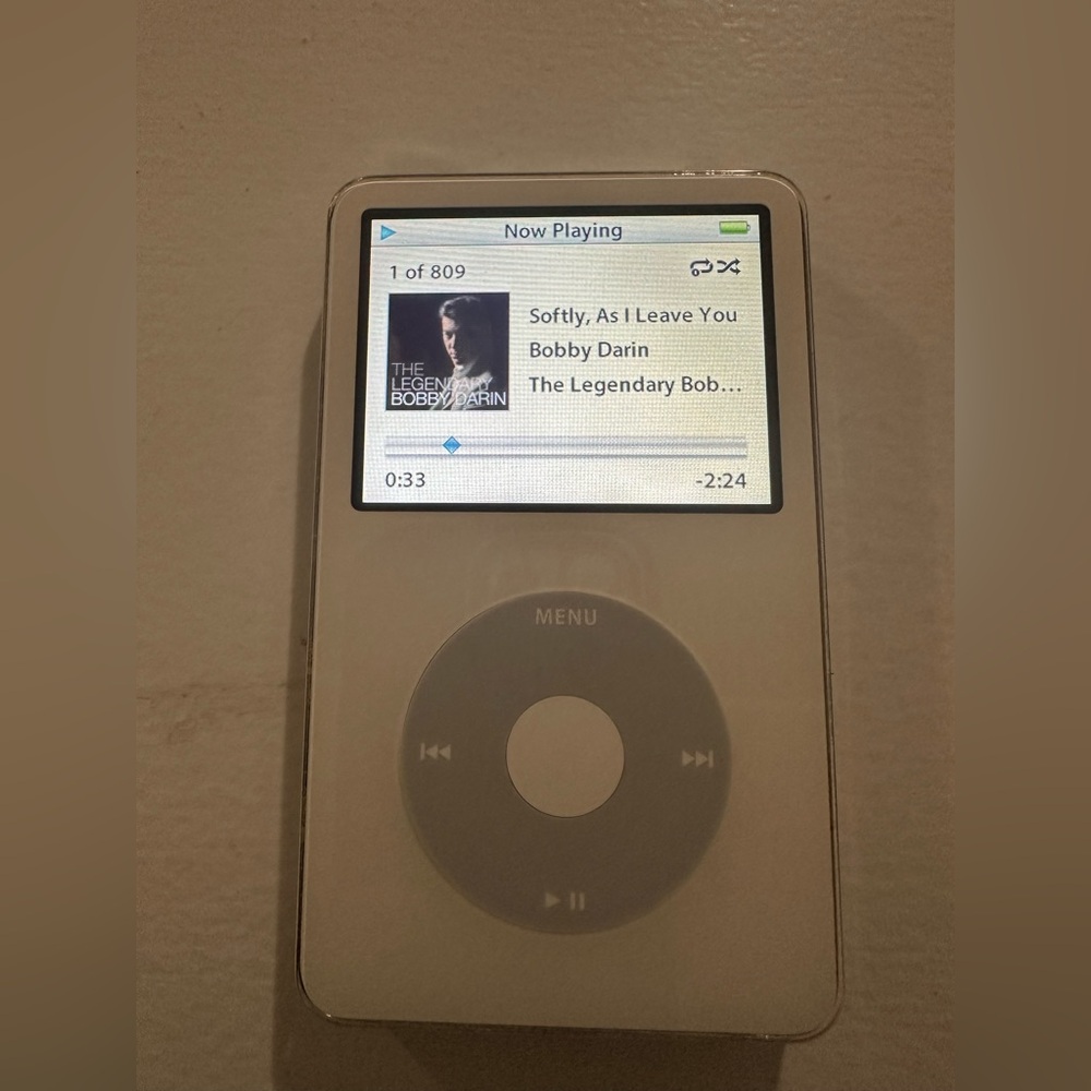 Apple ipod Classic 5th Generation With Video 30gb and NEW BATTERY